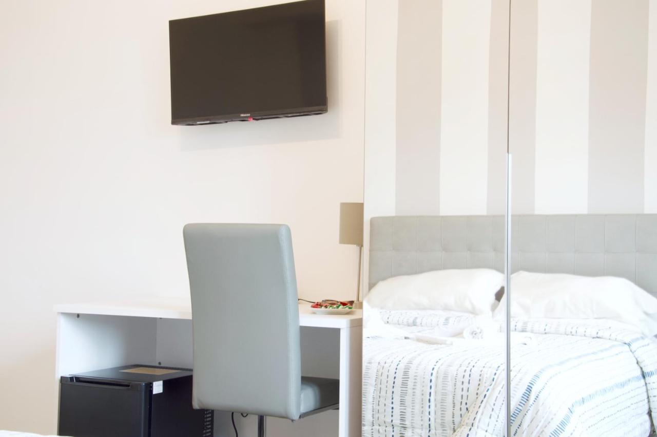 Minerva Rooms Павия Экстерьер фото